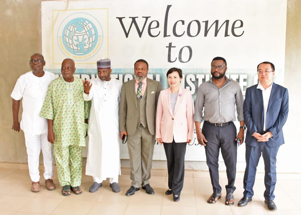 Chinese Delegates visit NUJ Secretariat 