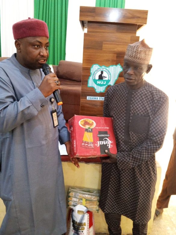NUJ Jigawa Distributes Food Items and Cash to Families of Deceased Members